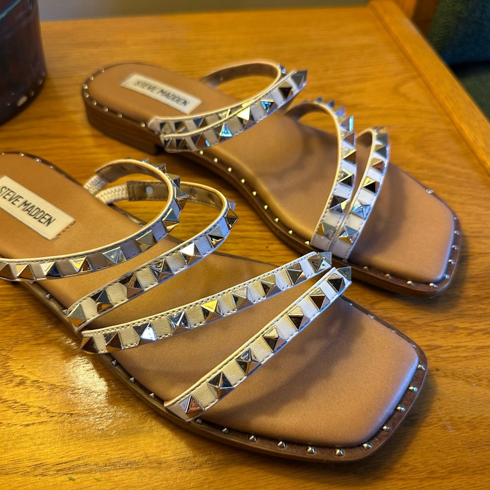Steve Madden Silver and Tan Strappy Sandals